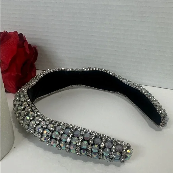 Elegant Silver and Rhinestone Beaded Headband - Picture 4 of 4